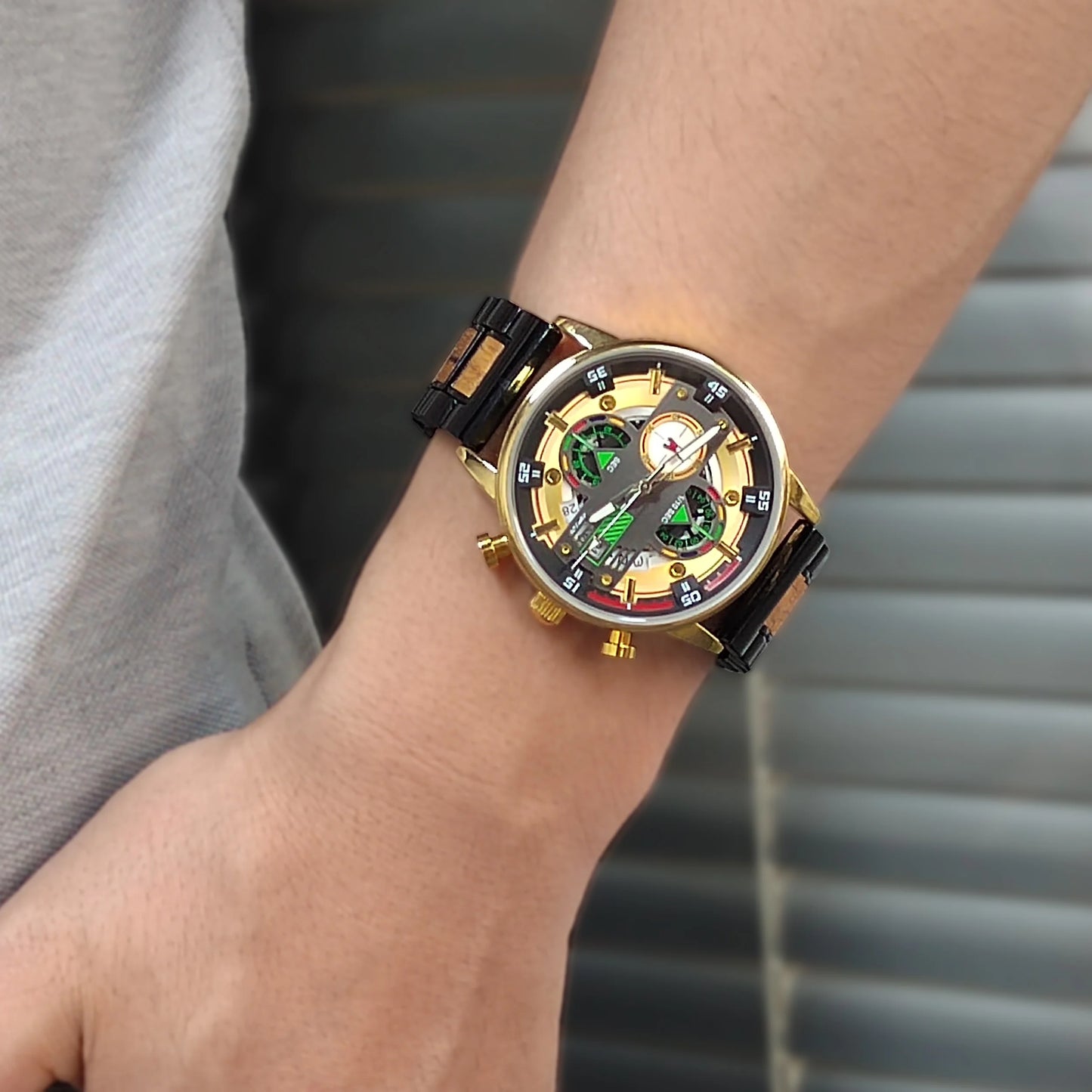 Men’s Wooden Watch With Unique Chronographic Design - Quartz Movement Sports Style