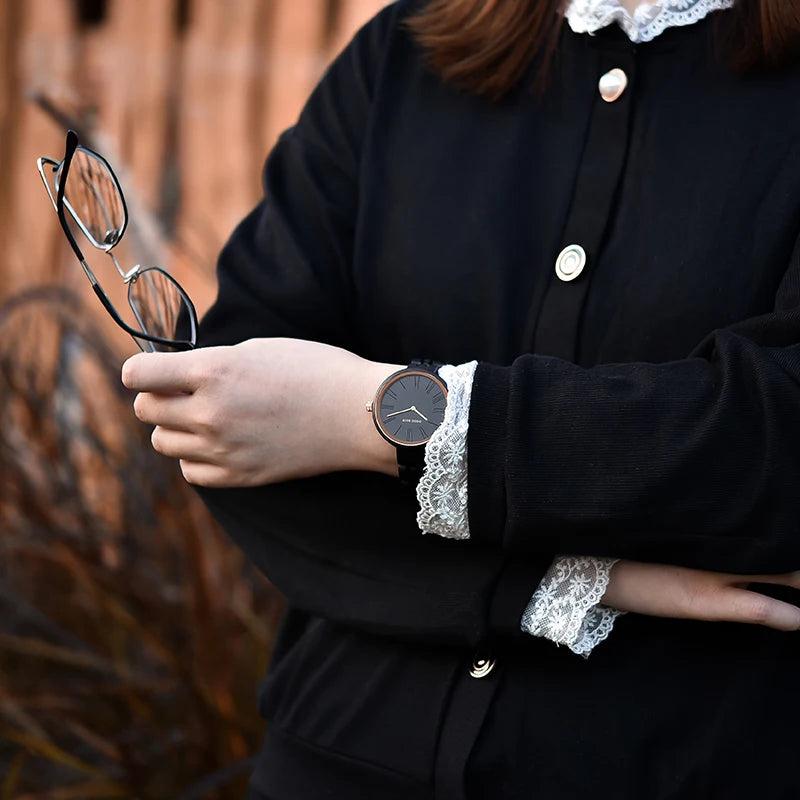 Fashion Ebony Wooden Watch For Women - Round Analog Face With Roman Numerals