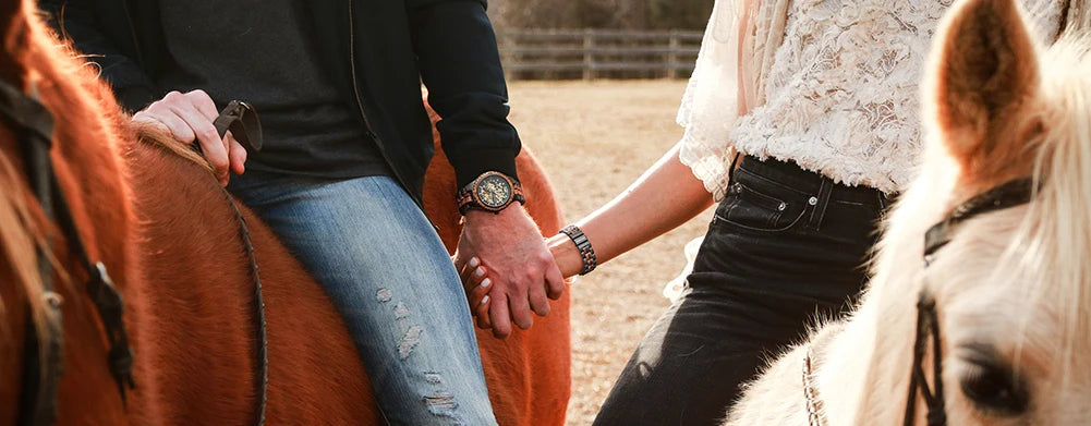 Men’s Classic Fashion Ebony Wooden Quartz Movement Wristwatch - Auto Date Calendar Display