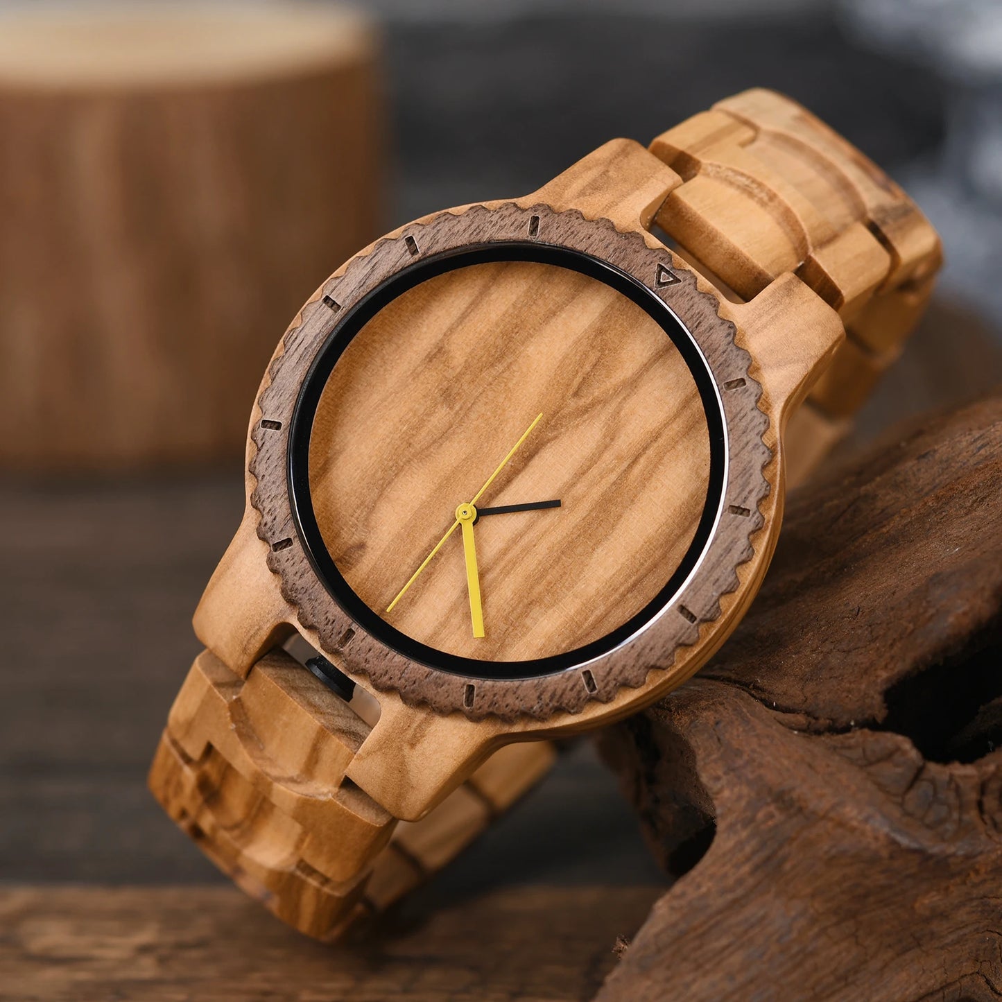 Unisex Wooden Watch for Men and Women - Fashionable Luxury Timepiece - Quartz Movement With Numberless Face