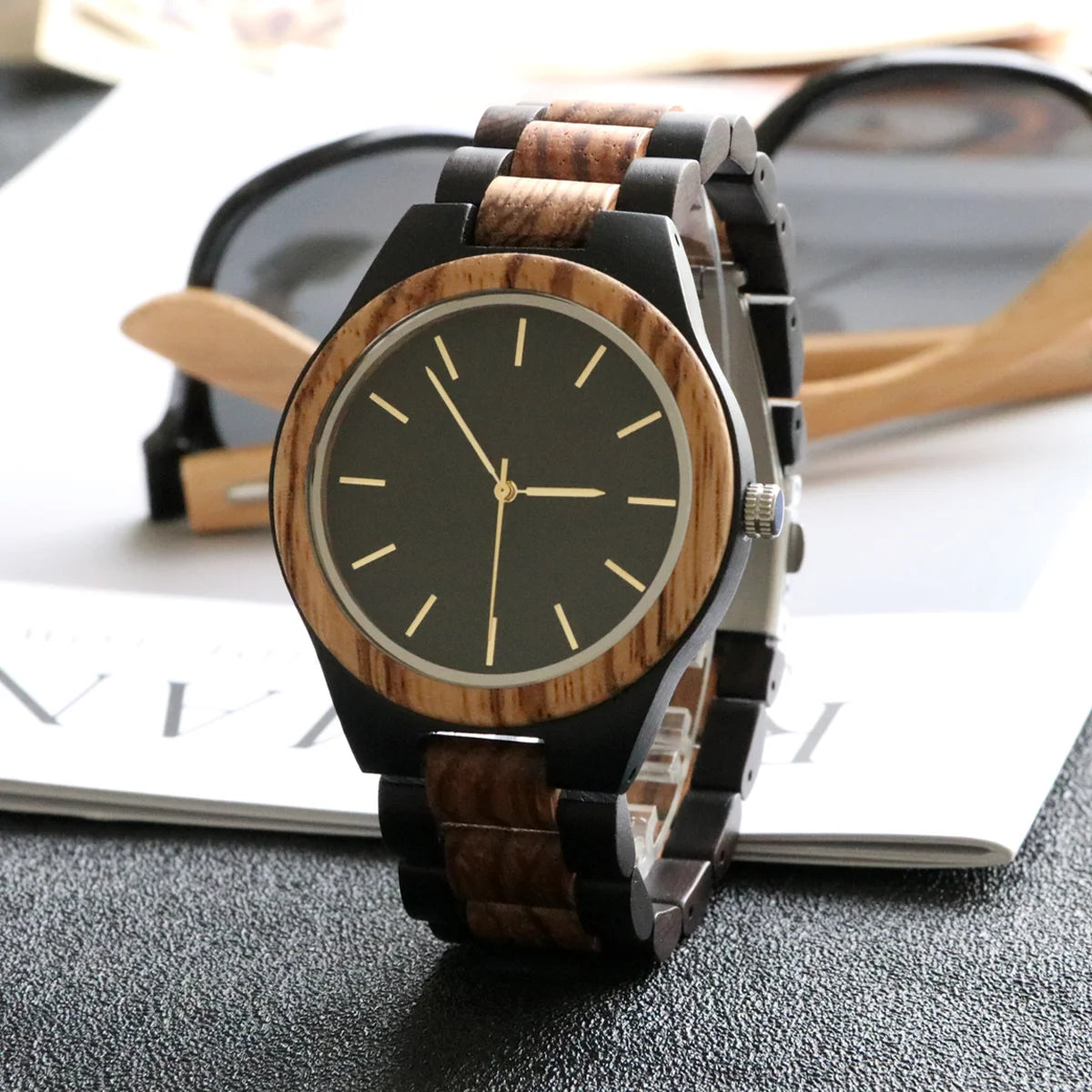 Men’s Classic Analog Wooden Quartz Watch - Retro Numberless Face