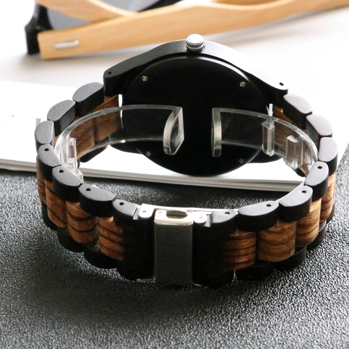 Men’s Classic Analog Wooden Quartz Watch - Retro Numberless Face