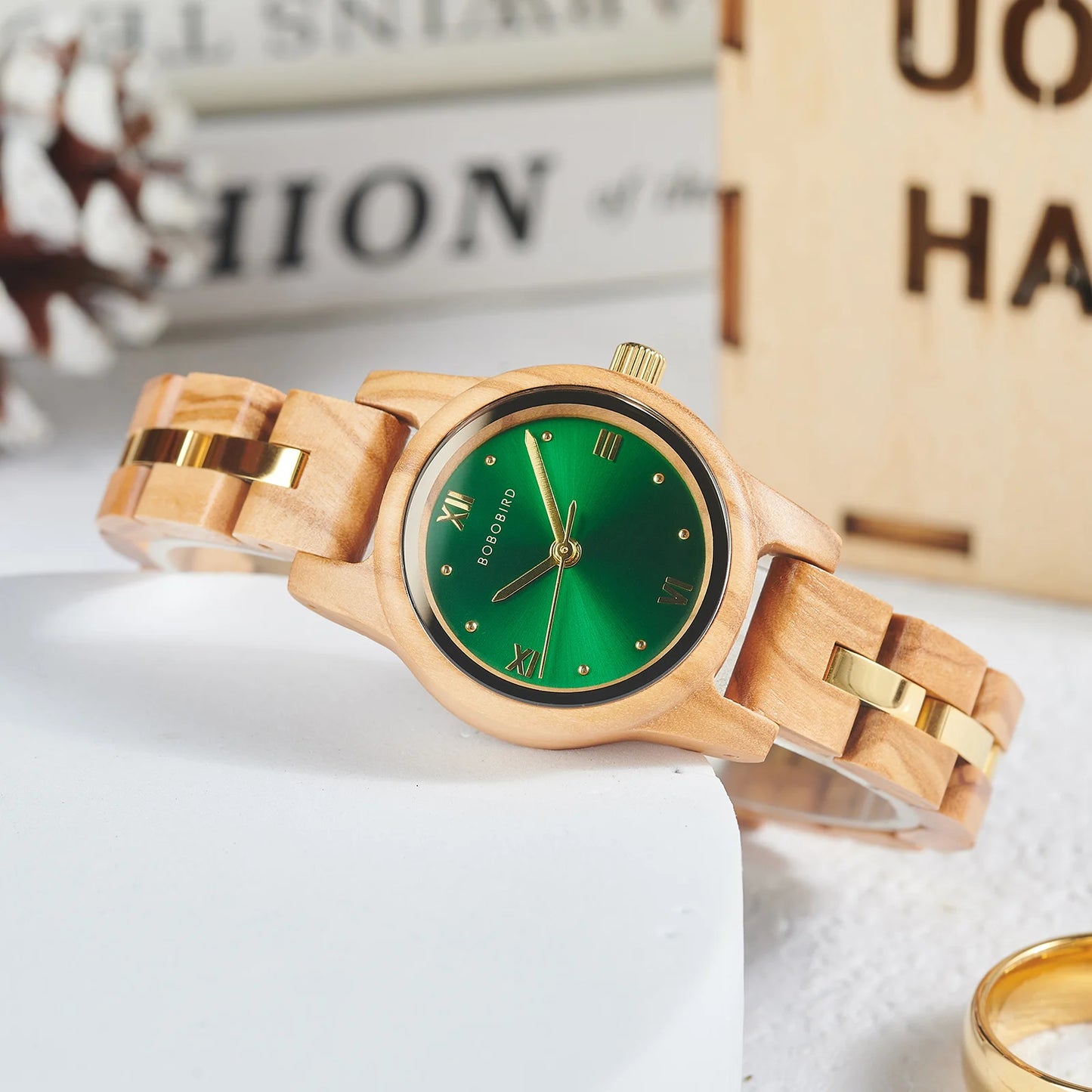 Women's Round Face Wooden Watch Fashion Quartz Watch for Ladies With Paper Gift Box