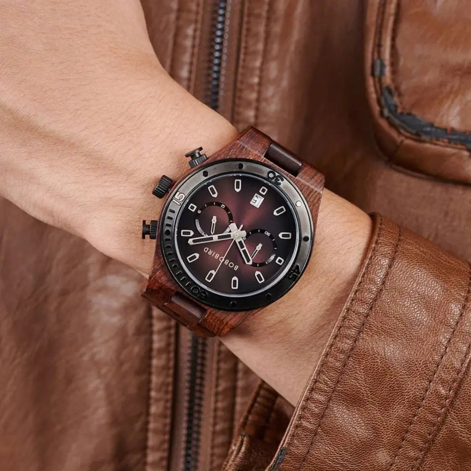 Luxury Men's Wooden Watch With Chronographic Date Display