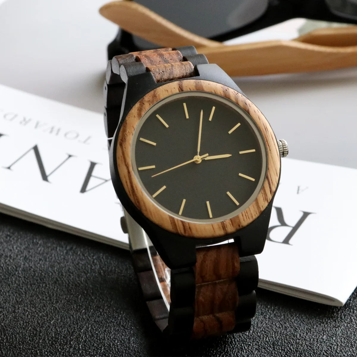 Men’s Classic Analog Wooden Quartz Watch - Retro Numberless Face