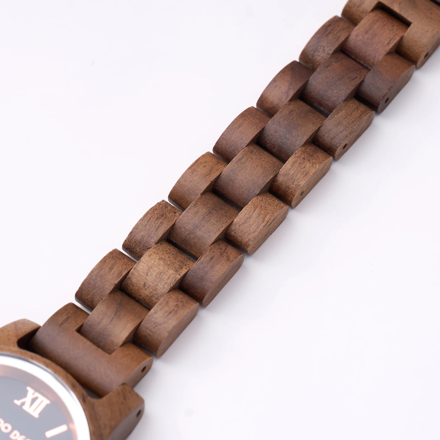Women’s Simple Quartz Wooden Wristwatch - Classic Analog Display With Round Face