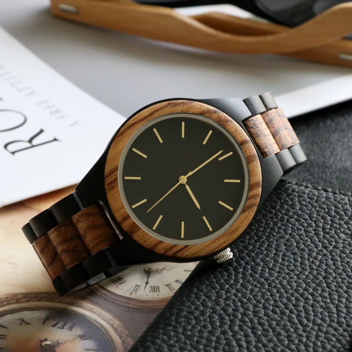 Men’s Classic Analog Wooden Quartz Watch - Retro Numberless Face