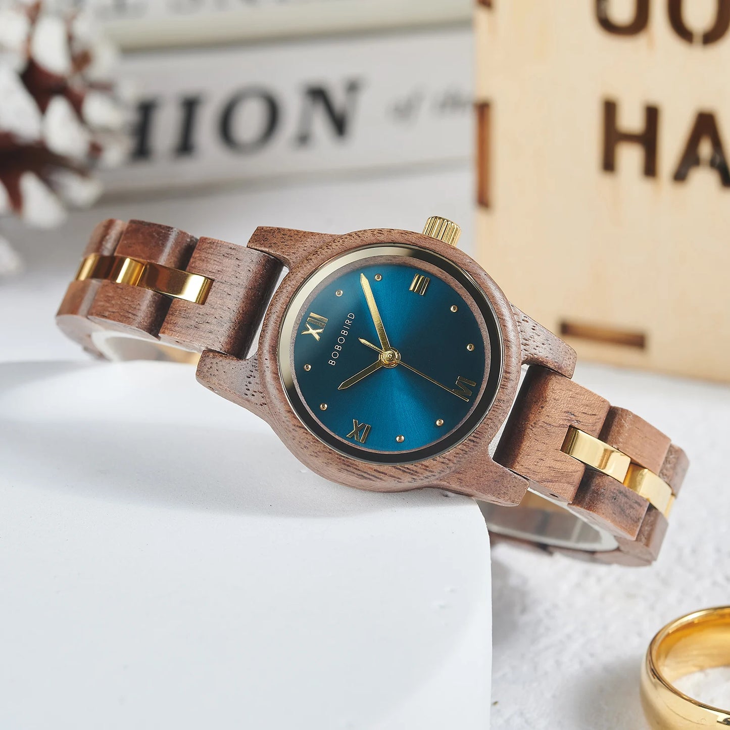 Women's Round Face Wooden Watch Fashion Quartz Watch for Ladies With Paper Gift Box