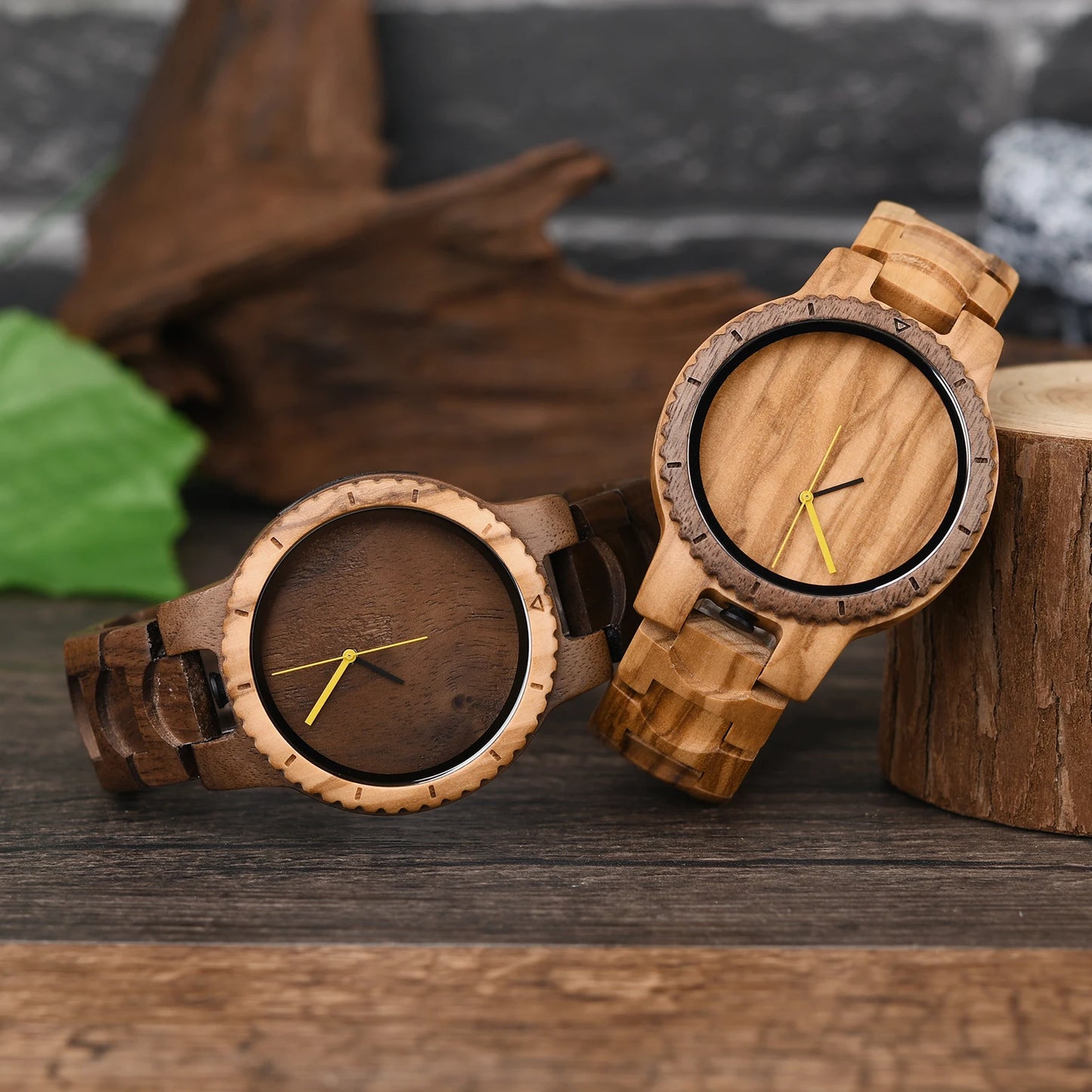 Unisex Wooden Watch for Men and Women - Fashionable Luxury Timepiece - Quartz Movement With Numberless Face