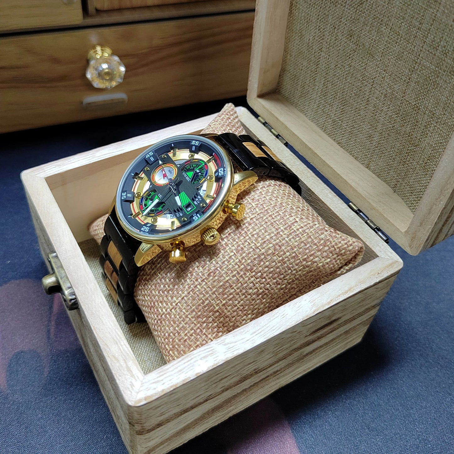 Men’s Wooden Watch With Unique Chronographic Design - Quartz Movement Sports Style